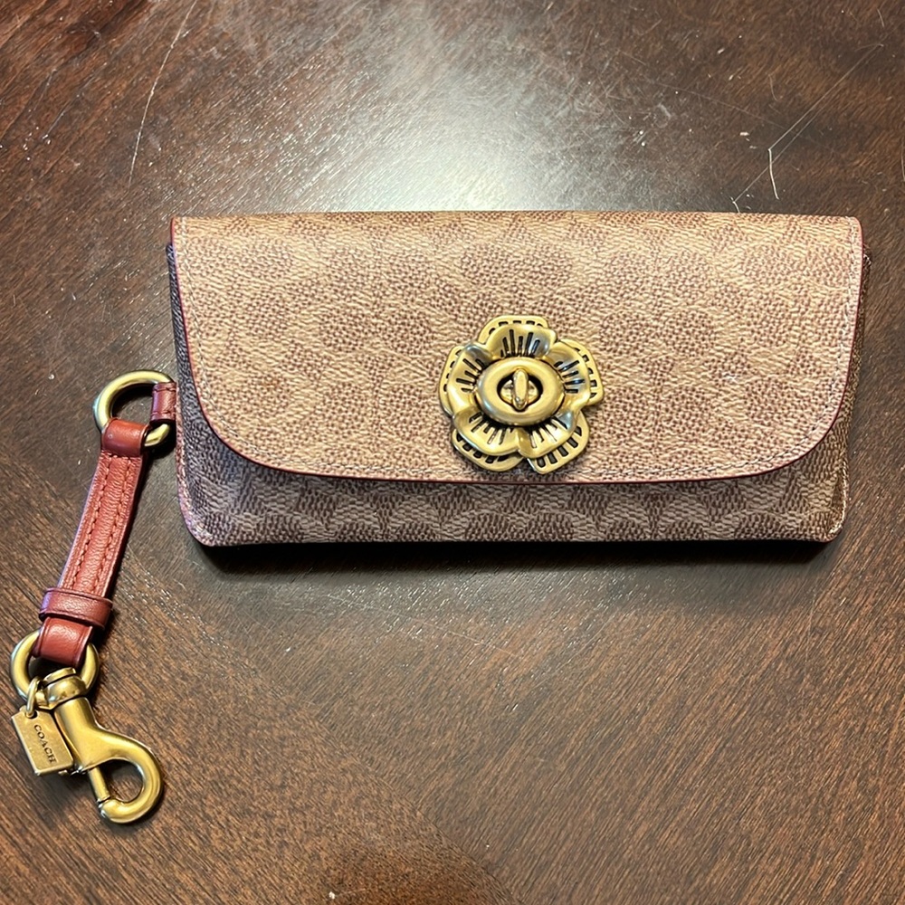 Sunglass Case Bag Charm In Signature Canvas